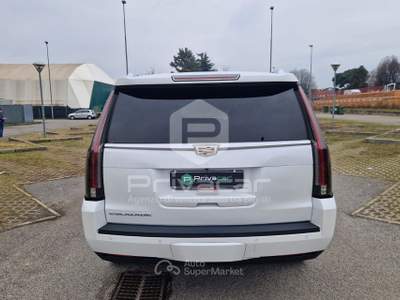 Cadillac Escalade CADILLAC Escalade 6.2L V8 AT AWD Premium Bianco usata Gallarate