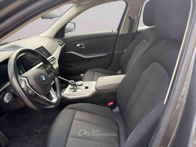 BMW Serie 3 320d d 48V Touring Business Advantage Grigio usata Imola