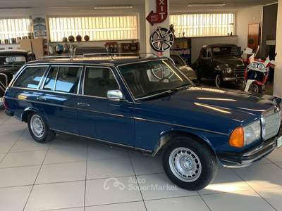 Mercedes-Benz Classe E BELLISSIMA MB 240 TD SETTE POSTI Blu/Azzurro usata Città di Castello