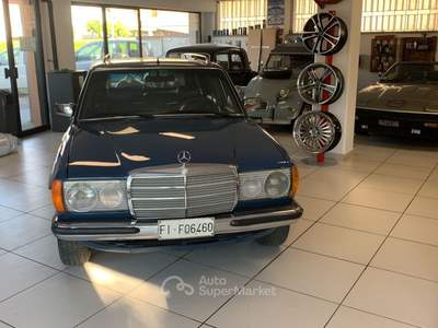 Mercedes-Benz Classe E BELLISSIMA MB 240 TD SETTE POSTI Blu/Azzurro usata Città di Castello