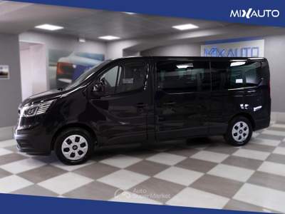 Renault Trafic Passenger 2.0 Blue DCI 150CV L2 Authentic Nero usata Latina