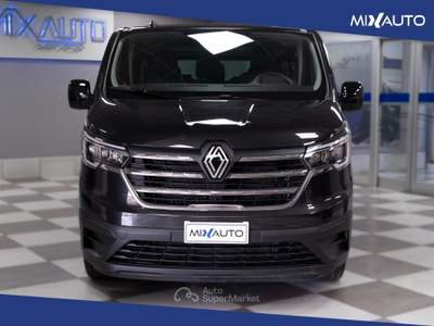 Renault Trafic Passenger 2.0 Blue DCI 150CV L2 Authentic Nero usata Latina