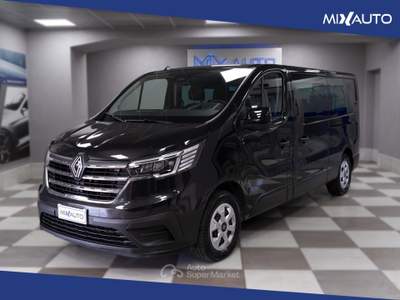 Renault Trafic Passenger 2.0 Blue DCI 150CV L2 Authentic Nero usata Latina