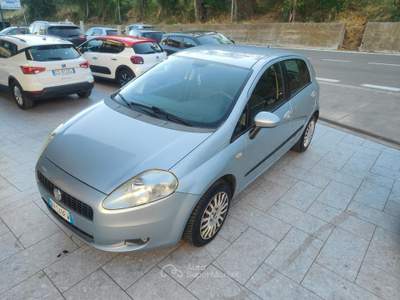 Fiat Grande Punto 1.3 MJT 75 CV 5 porte Dynamic Grigio usata Cappelle sul Tavo