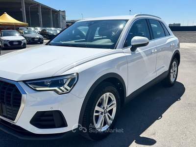 Audi Q3 150 CV S tronic Business Bianco usata Carmagnola