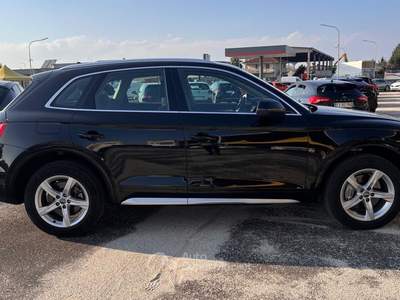 Audi Q5 190 CV quattro S tronic Business Sport Nero usata Carmagnola