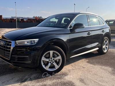 Audi Q5 190 CV quattro S tronic Business Sport Nero usata Carmagnola