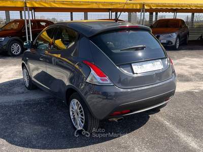 Lancia Ypsilon 5 porte GPL Ecochic Silver Grigio usata Carmagnola