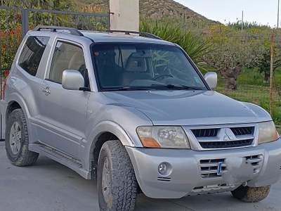 Mitsubishi Pajero Ben tenuta, autocarro con gancio traino usata Agrigento