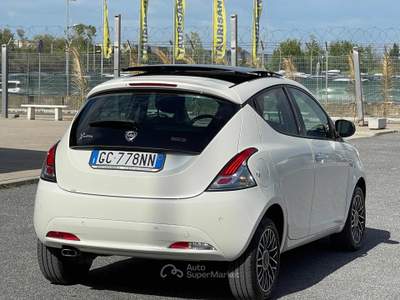 Lancia Ypsilon 1.0 HYBRID 5P Gold TETTO APRIBILE BIANCO PERLA Bianco usata Fiumicino
