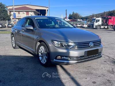 Volkswagen Passat Highline BlueMotion Technology Grigio usata Carmagnola