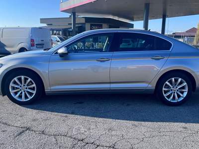 Volkswagen Passat Highline BlueMotion Technology Grigio usata Carmagnola
