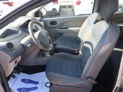 Renault Twingo Twingo II 2007 1.2 Sport & Sound Nero usata Ponte di Piave