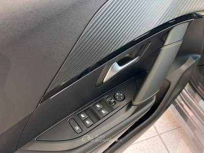 Peugeot 208 208 1.2 hybrid GT 136cv e-dcs 6 Grigio usata Piombino Dese
