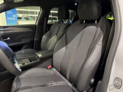 Peugeot 308 308 SW 1.2 hybrid GT 145cv e-dcs 6 Bianco usata Piombino Dese