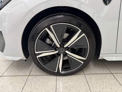 Peugeot 308 308 SW 1.2 hybrid GT 145cv e-dcs 6 Bianco usata Piombino Dese