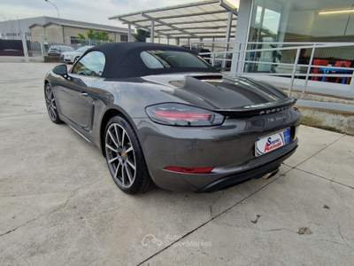 Porsche 718 718 Boxster 2.0 Grigio usata Cambiago