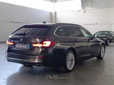 BMW Serie 5 530d Futura d Touring mhev 48V Luxury auto Grigio usata Verona