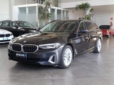 BMW Serie 5 530d Futura d Touring mhev 48V Luxury auto Grigio usata Verona