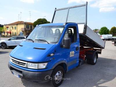 Iveco Daily 35C9 2.8 TDI RIBALTABILE TRILATERALE Blu/Azzurro usata COMACCHIO
