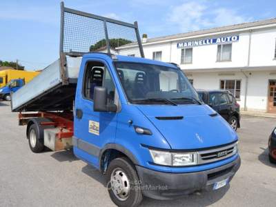 Iveco Daily 35C9 2.8 TDI RIBALTABILE TRILATERALE Blu/Azzurro usata COMACCHIO