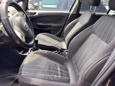 Opel Corsa ADATTA A NEO PATENTATI Nero usata Santa Maria la Carità