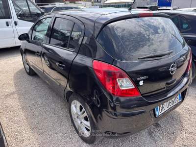 Opel Corsa ADATTA A NEO PATENTATI Nero usata Santa Maria la Carità