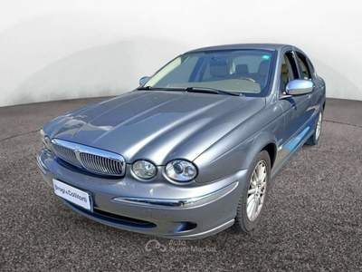 Jaguar X-Type Berlina 2.2 D Executive Grigio usata Empoli