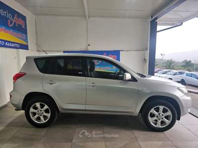 Toyota RAV4 RAV4 2.2 D-4D 136 CV DPF Argento usata ADRANO