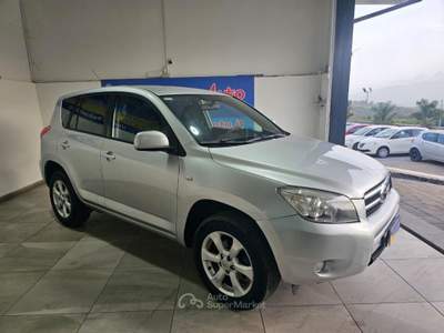 Toyota RAV4 RAV4 2.2 D-4D 136 CV DPF Argento usata ADRANO
