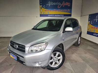 Toyota RAV4 RAV4 2.2 D-4D 136 CV DPF Argento usata ADRANO