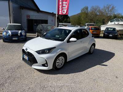Toyota Yaris 1.5 92cv Hybrid Business N1 Bianco usata Rocca Priora