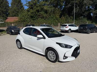 Toyota Yaris 1.5 92cv Hybrid Business N1 Bianco usata Rocca Priora