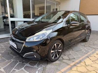 Peugeot 208 5p 1.2 puretech Allure s&s UNICO PROPRIETARIO OK NEOPATENTATI Nero usata Cesano Maderno