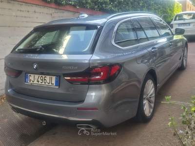 BMW Serie 5 520d 520 520d G31 Touring mhev 48V xdrive Luxury auto usata Milano