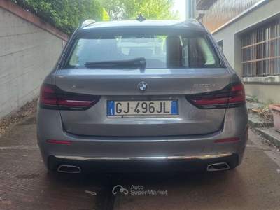 BMW Serie 5 520d 520 520d G31 Touring mhev 48V xdrive Luxury auto usata Milano