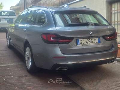 BMW Serie 5 520d 520 520d G31 Touring mhev 48V xdrive Luxury auto usata Milano