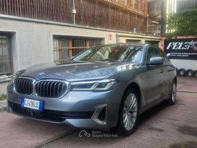 BMW Serie 5 520d 520 520d G31 Touring mhev 48V xdrive Luxury auto usata Milano