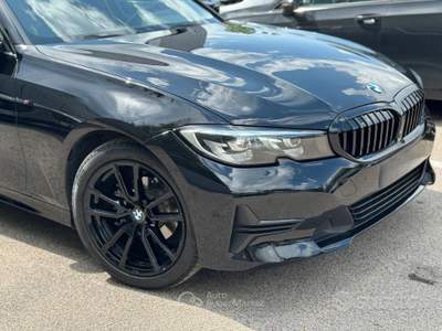 BMW Serie 3 320d 318 320d 48V MHEV Business Advantage usata Pomezia
