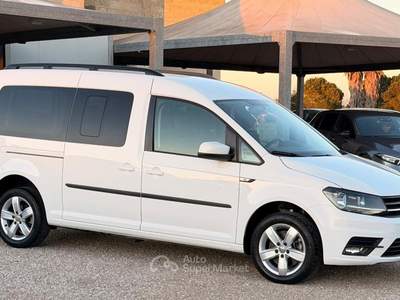 Volkswagen Caddy 2.0 TDI 102CV DSG Plus Adv. Maxi Bianco usata Casarano