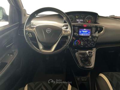 Lancia Ypsilon 1.3 Multijet 95cv Start&Stop Silver Beige usata Salerno