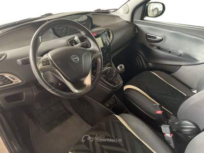 Lancia Ypsilon 1.3 Multijet 95cv Start&Stop Silver Beige usata Salerno