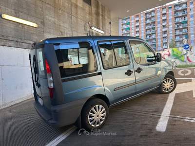 Fiat Doblò Fiat doblo 1.9 jtd 5 posti autovettura Blu/Azzurro usata Rivoli
