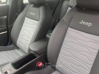 Jeep Avenger 1.2 DCT 145cv MHEV 4xe Upland Grigio usata San Maurizio Canavese