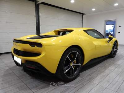 Ferrari 296 GTB - UFFICIALE ITALIA – 907KM DA NUOVA - UNICOPROPRIETARIO – PRONTA CONSEGNA – IVA ESPOSTA 100% (2025) Giallo usata Grumello del Monte