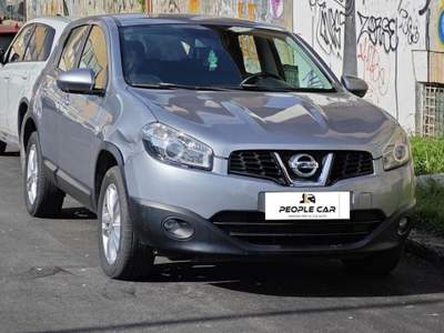 Nissan Qashqai DPF Visia Grigio usata Bari