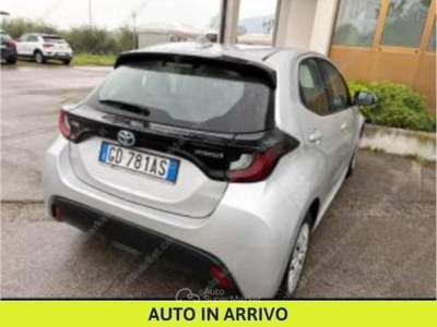 Toyota Yaris 1.5 hybrid Active Grigio usata Parma