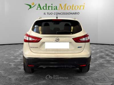 Nissan Qashqai 1.5 dCi 110 360 Bianco usata Pordenone