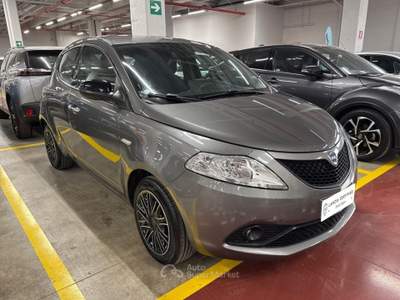 Lancia Ypsilon Ecochic 1.0 70cv Firefly Hybrid S&S Gold Grigio usata Palermo