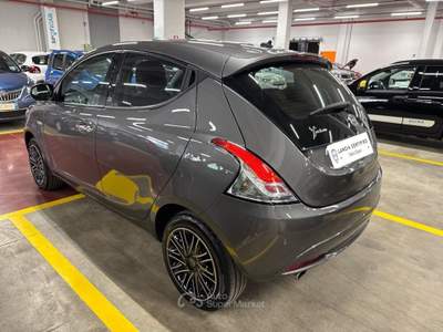 Lancia Ypsilon Ecochic 1.0 70cv Firefly Hybrid S&S Gold Grigio usata Palermo